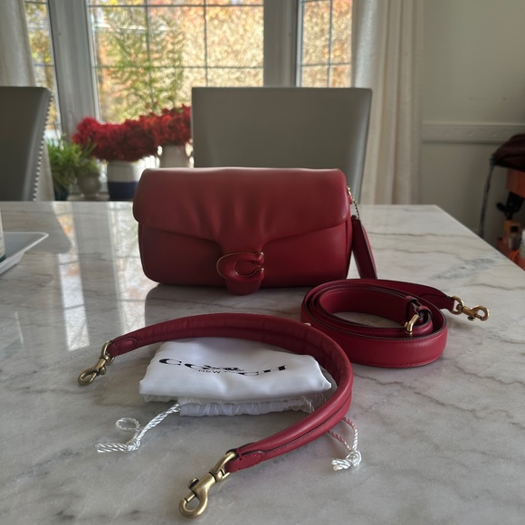 ❤️Coach Pillow Tabby Shoulder Bag 26 ~ Red Apple Leather 🍎 - Picture 2 of 13